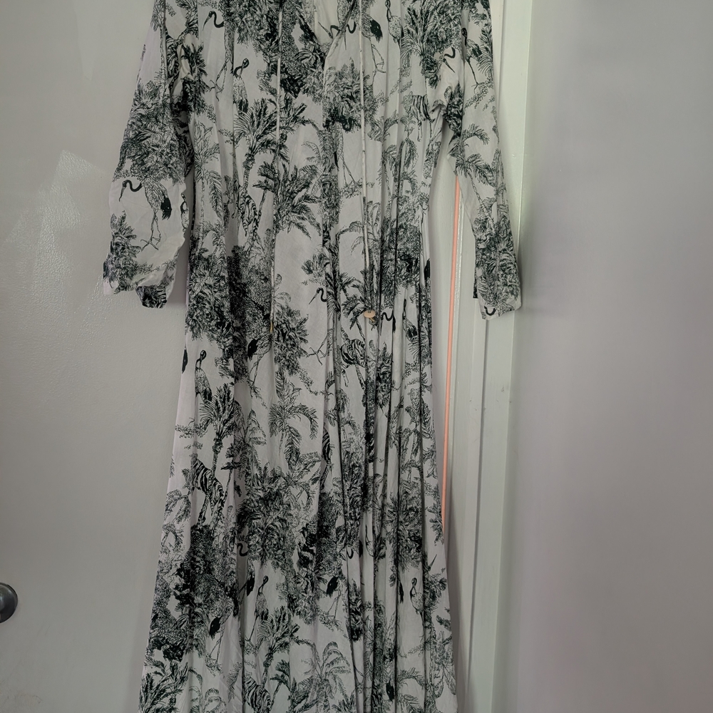 Elegant Black and White Floral Maxi Dress